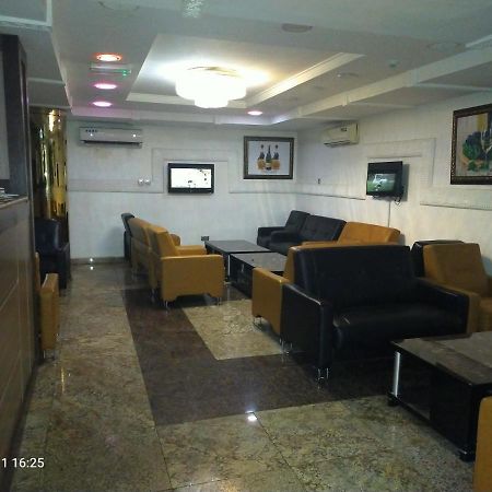 Immaculate Platinum Hotel Абуджа Екстериор снимка
