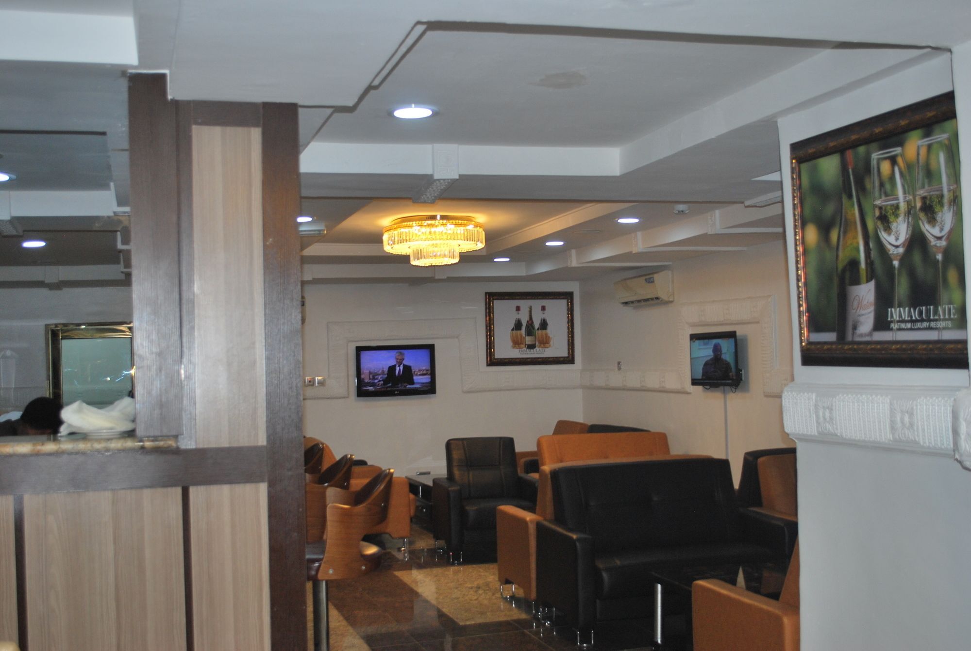 Immaculate Platinum Hotel Абуджа Екстериор снимка
