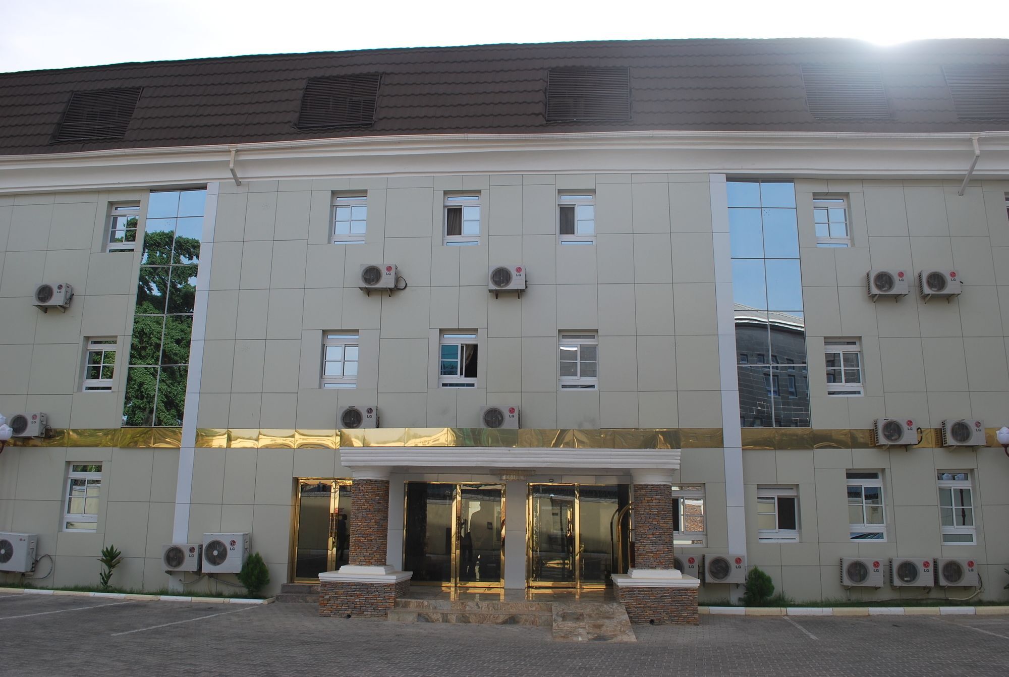 Immaculate Platinum Hotel Абуджа Екстериор снимка
