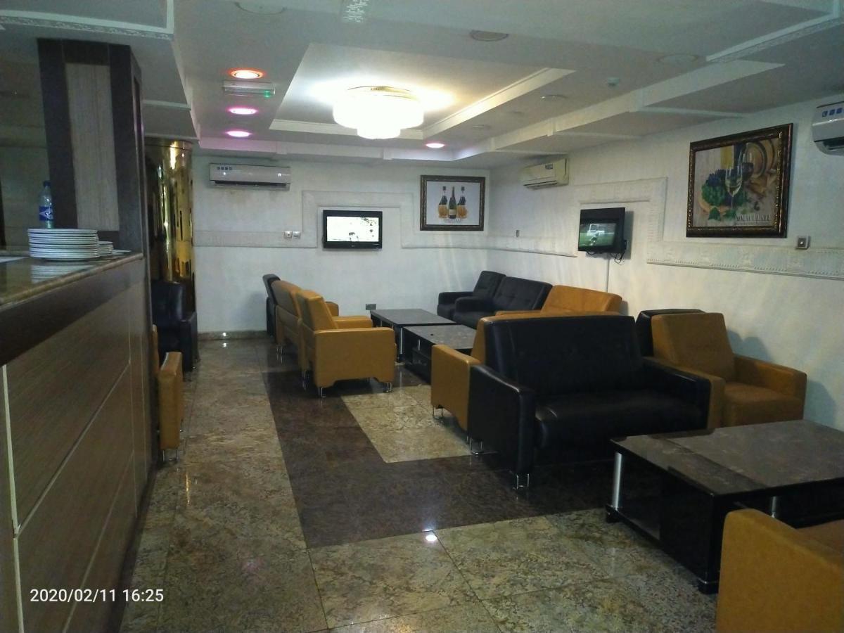 Immaculate Platinum Hotel Абуджа Екстериор снимка