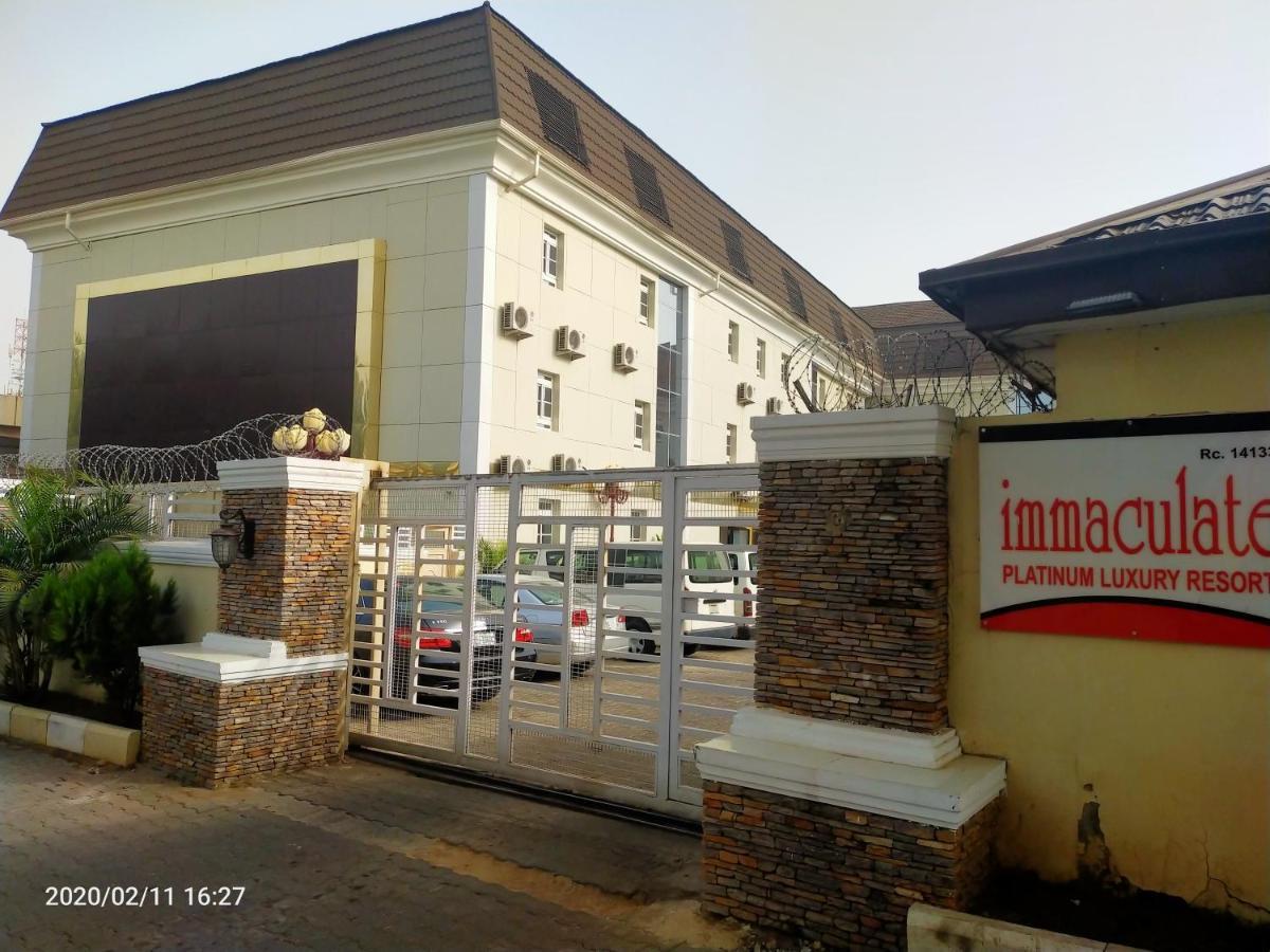 Immaculate Platinum Hotel Абуджа Екстериор снимка