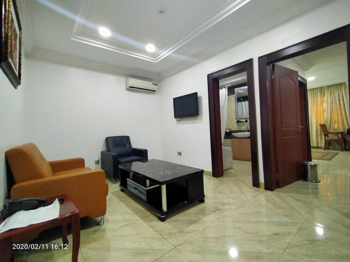 Immaculate Platinum Hotel Абуджа Екстериор снимка